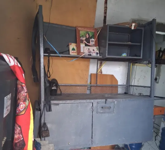 Vendo carro de lanche  1400 chamar no whatsapp *