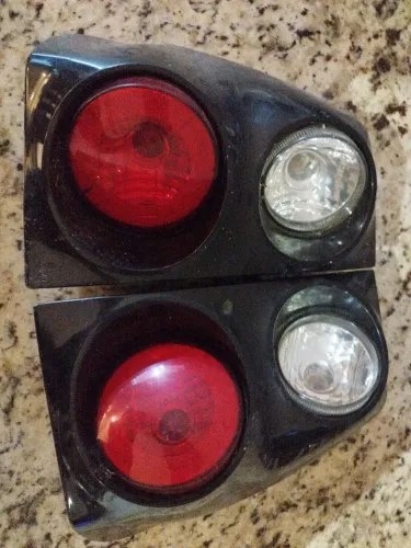 Par lanternas traseiras Pajero Sport 2005