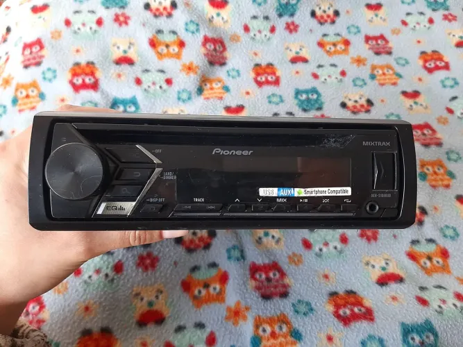 Rádio automotivo
