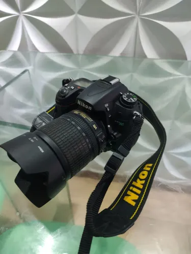 Nikon D7000 + lente 18-105