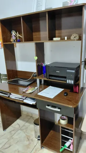 Vendo estante ,para computador e coisas diversas 