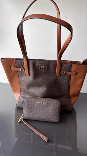 Bolsa e carteira Michael Kors quase nova 