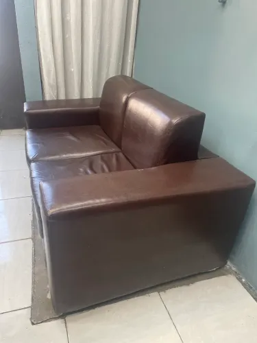 Estofado sofá dois lugares em ótimo estado