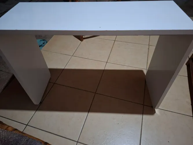 Escrivaninha super conservada