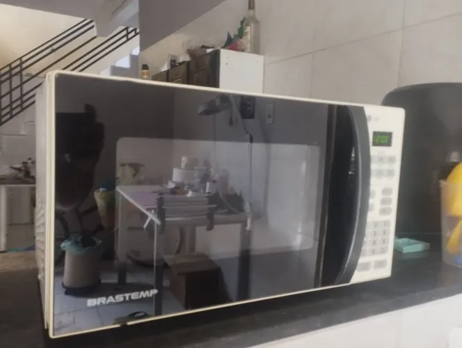 Microondas Brastemp 21 litros funcionando perfeitamente
