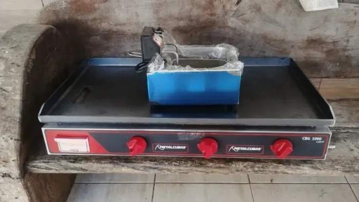 Chapa inox a gás + fritadeira elétrica( ideal para iniciar hamburgueria)