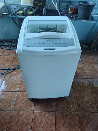Vendo máquina Brastemp faz tudo funcionando entrego grátis 
