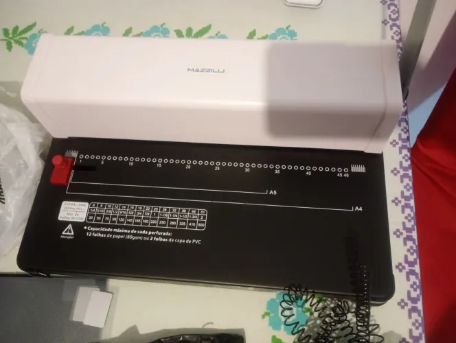 Vendo plastificadora e encadernadora semi novas em perfeito estado.