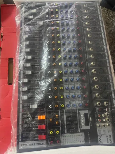 Mesa de som nova