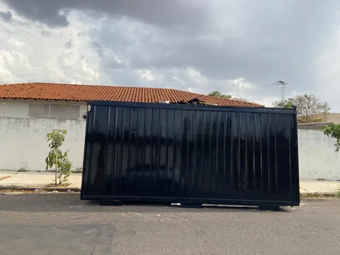 Container