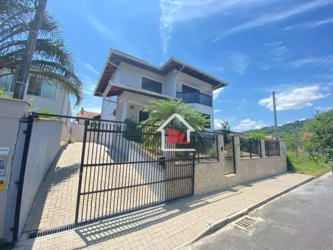 Casa com 3 dormitórios à venda, 269 m² por R$ 1.100.000,00 - Bela Vista - Gaspar/SC