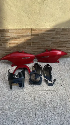 Lote de peças da Honda Lead original ano 2011