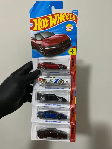 Hotwheels Ferrari variadas no Blister 