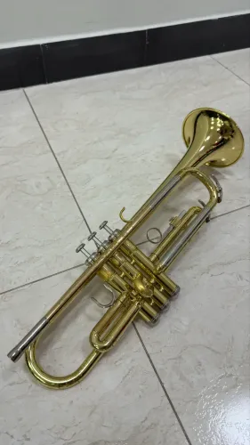 Trompete Yamaha 2320E