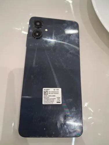 A06 está novo,novo ,o display está quebrado mais está em perfeito estado 