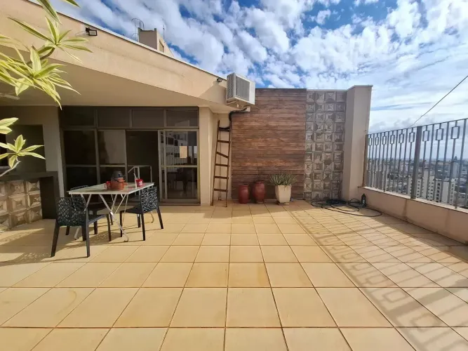 Apartamento Dúplex a venda com uma Localização muito boa, no miolinho da Redentora