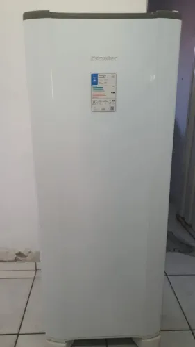 Geladeira Esmaltec