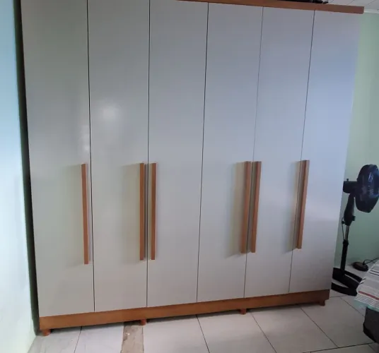 Guarda roupa 6 portas