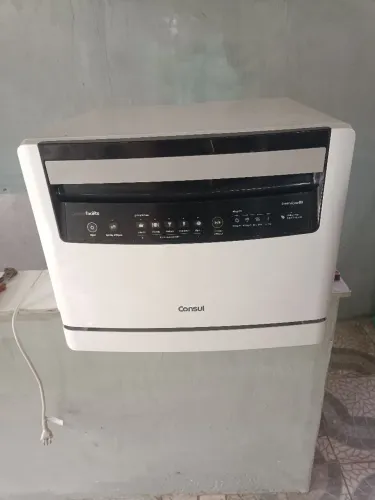 Esta é uma lava-louças Consul Facilite 6 serviços branca.