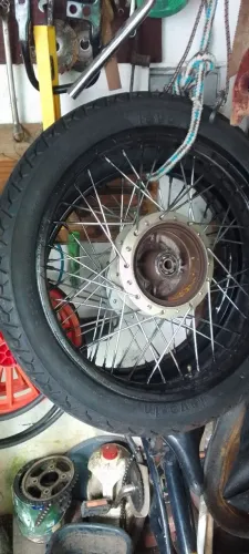 Vendo o par de  rodagem de moto Honda fan 125  2010 
