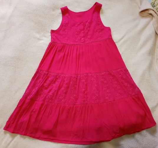 Vestido vermelho da Fuzkara. Tamanho 11-12.