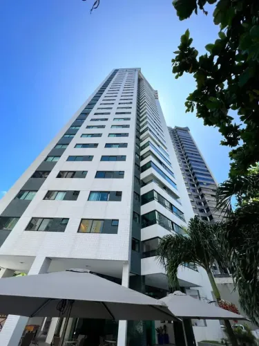 Apartamento com 170m, mobiliado e decorado, andar alto, varanda gourmet, 3 suítes, dp. com