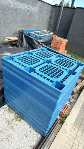 PALETES PLÁSTICOS