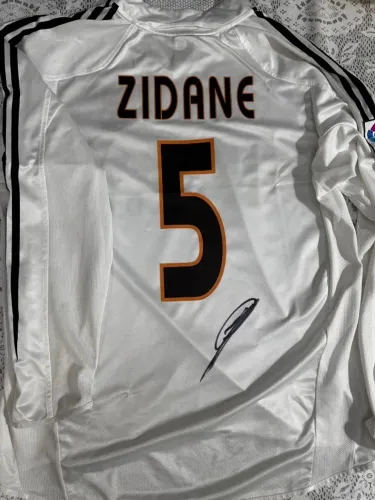 Zinédine Zidane - Camisa autografada Real Madrid c/ certificado de autenticidade
