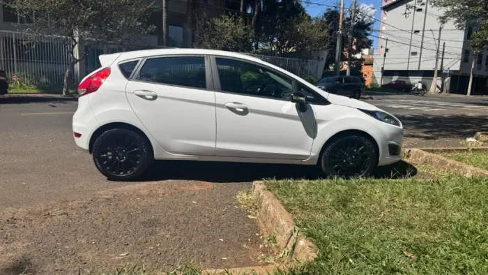 Ford Fiesta SE 1.6 16V Flex 5P 2017