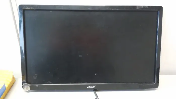 Monitor Acer S181HL (18.5" LED, conexão VGA)