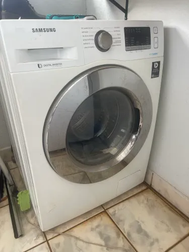 Máquina lava e seca