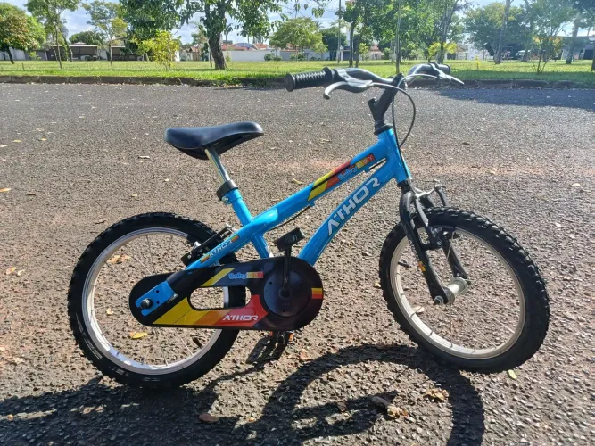 Vendo bicicleta aro 16 seminova. Aceito Proposta