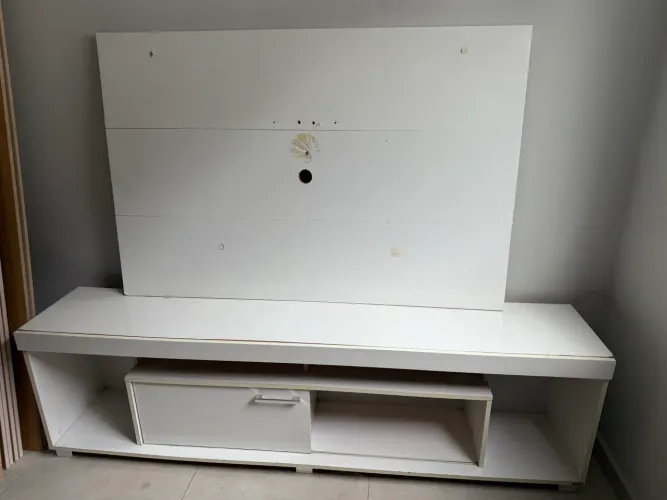 Vende-se rack e painel