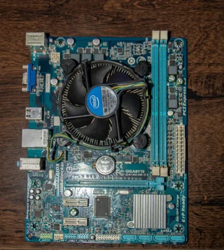 Placa mãe Gigabyte GA-H61M-S1 + Fan - Intel