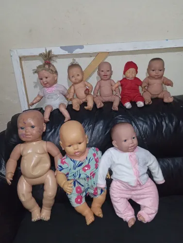 Lote com 8 bonecas