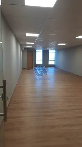 Sala Comercial Para Locação Com Área de 385,00 m2 no Suarez Trade no Caminho das Arvores