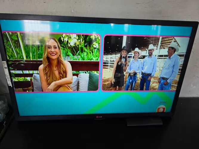 Tv lg 32 polegadas funcionando perfeitamente, não é smart