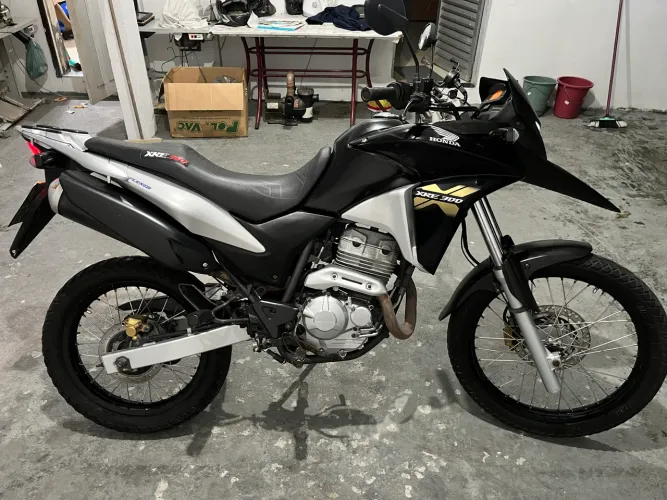 XRE 300 - 2014 - Conservada