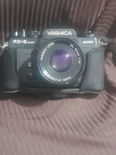 Camera Yashica original com estojo e lente oportunidade