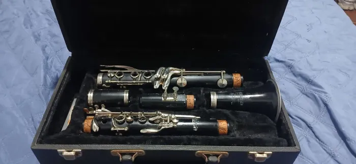 vende-se clarinete