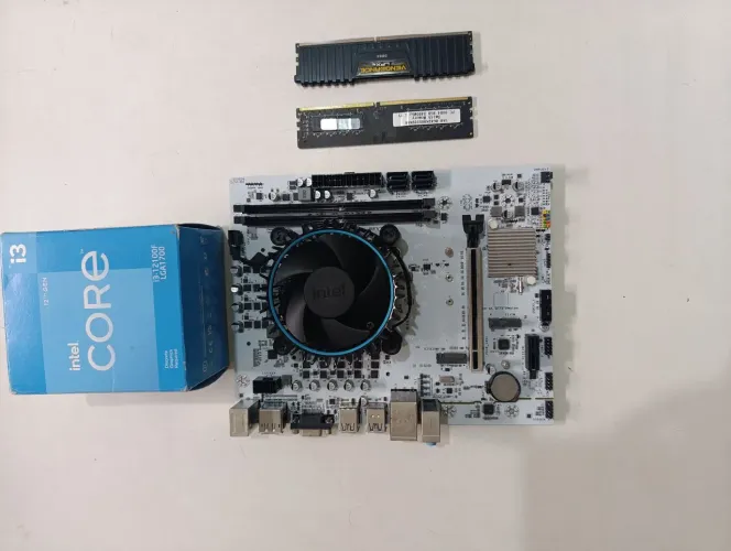Kit Intel socket 1700 Core i3 12100f + Placa + 12GB