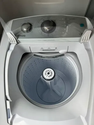 Vende - se Máquina de Lavar Roupas Colormaq