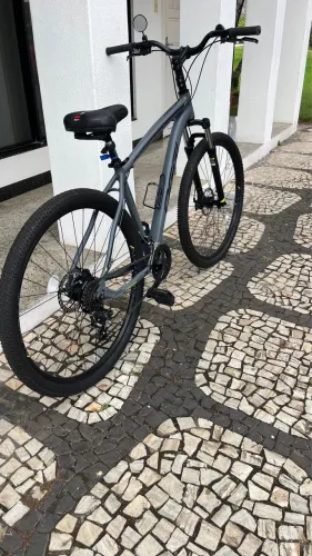 Bicicleta Aro 29 Impecável - Estado de Zero, Freio a Disco e Suspensão