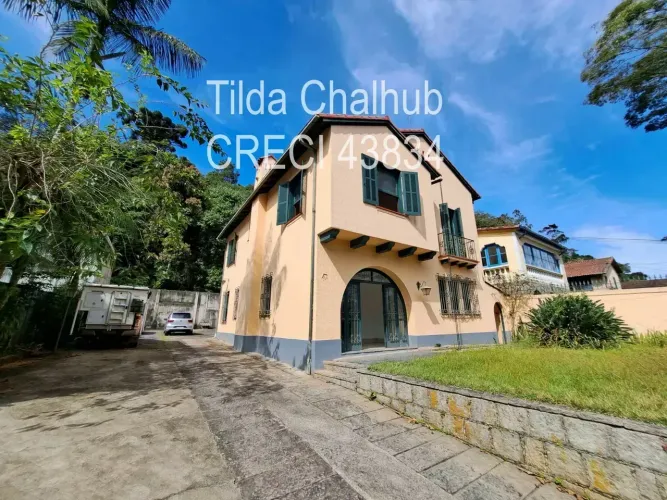 Casa estilo clássico, no centro de Petrópolis - RJ
