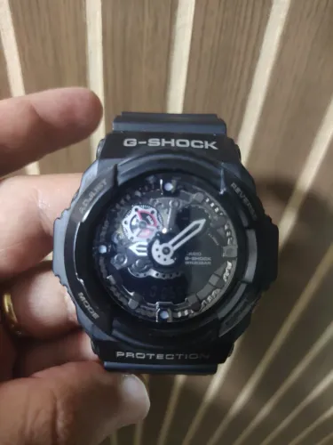 Vendo Cássio Gshock Ga 300 1 adr. Usado como novo