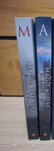 Coleção Mago - Raymond E. Feist | Volumes 1 e 2