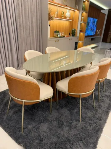 Mesa e poltronas