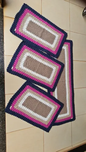 Jogo de Tapetes Bege, Magenta e Azul Marinho, 4 peças