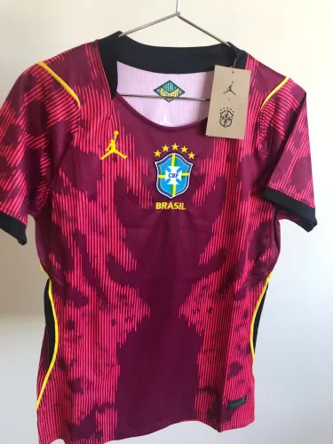 Camisa Feminina Brasil Jordan Vermelha 2026