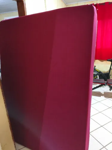 Vende-se um colchão de casal.
